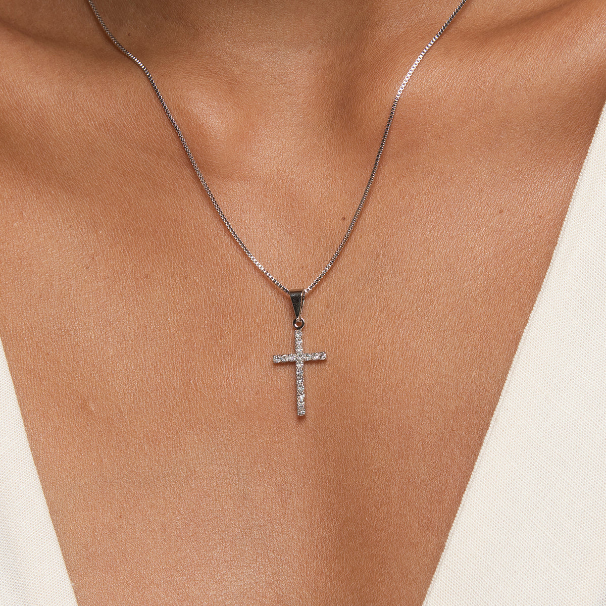 Priscila Cross Necklace